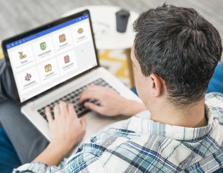 Simple business application compared with enterprise software