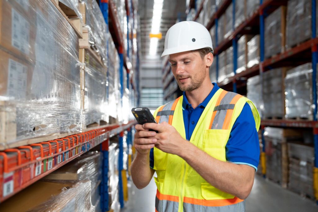 Mobile application supporting offline field work and later data synchronization